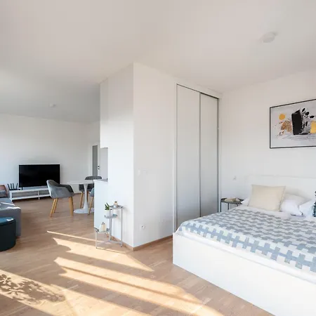 Elegant Karlin | Terrace & Parking