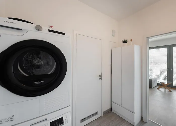 Elegant Karlin With Terrace & Parking Appartement